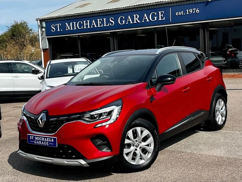 Red/black Used 2020 Renault Captur Iconic SUV | £11,995 (A bit pricey) - Image 1/4