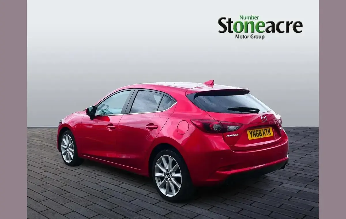 Used Mazda 3 Inclusive 117 HP (86 kW) 2018 Red Hatchback