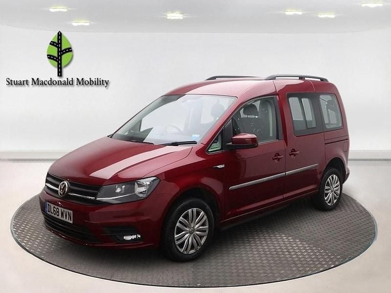 Used VW Caddy Life 125 HP (91 kW) 2018 Red MPV