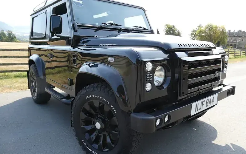 Used Land Rover Defender 124 HP (91 kW) 2015 Estate
