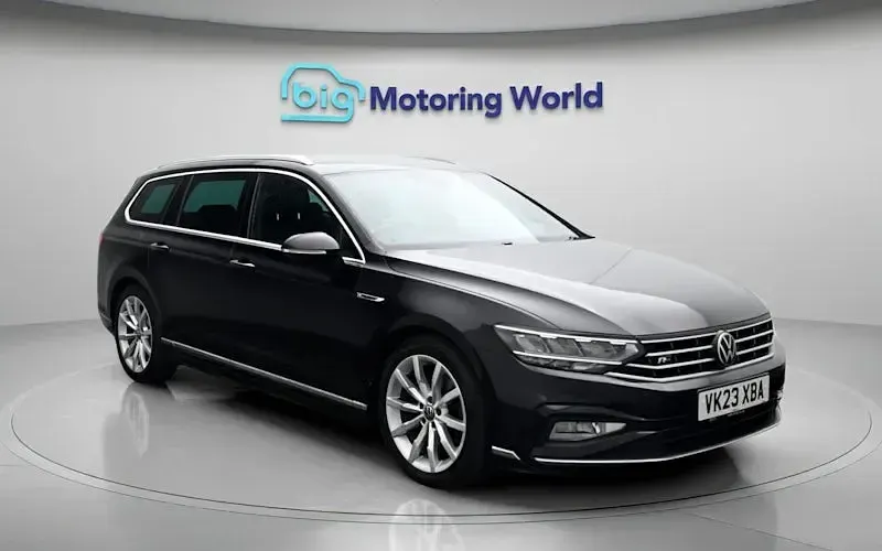 Used VW Passat R-line 150 HP (110 kW) 2023 Black Estate