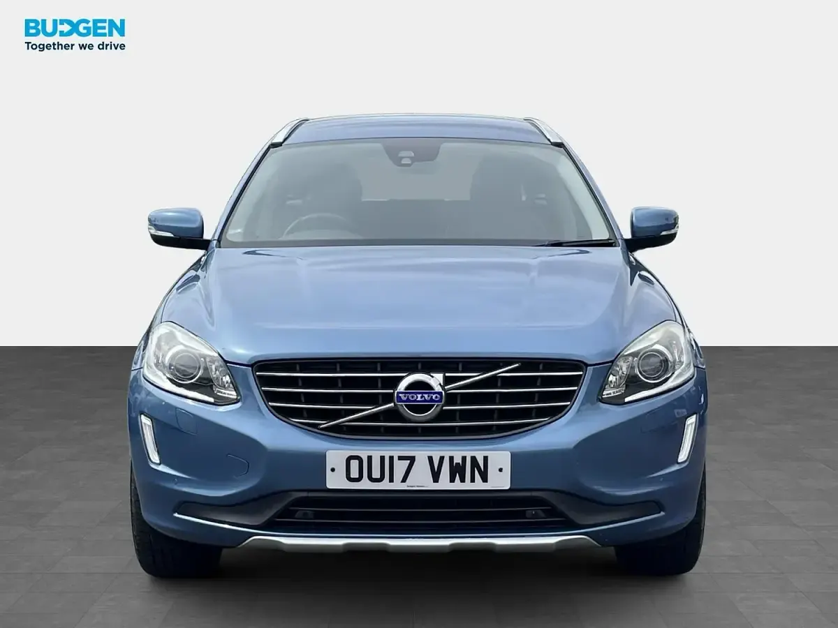 Used Volvo XC60 SE Lux 190 HP (139 kW) 2017 Blue SUV