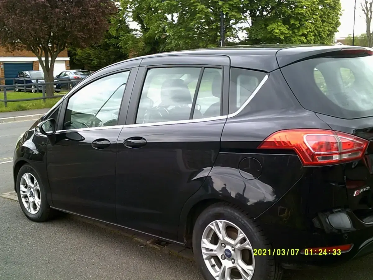 Used Ford B-MAX Zetec 105 HP (77 kW) 2013 Black MPV