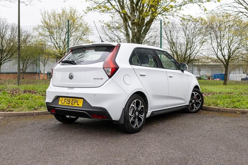 Used MG MG3 Excite 106 HP (77 kW) 2019 White Hatchback
