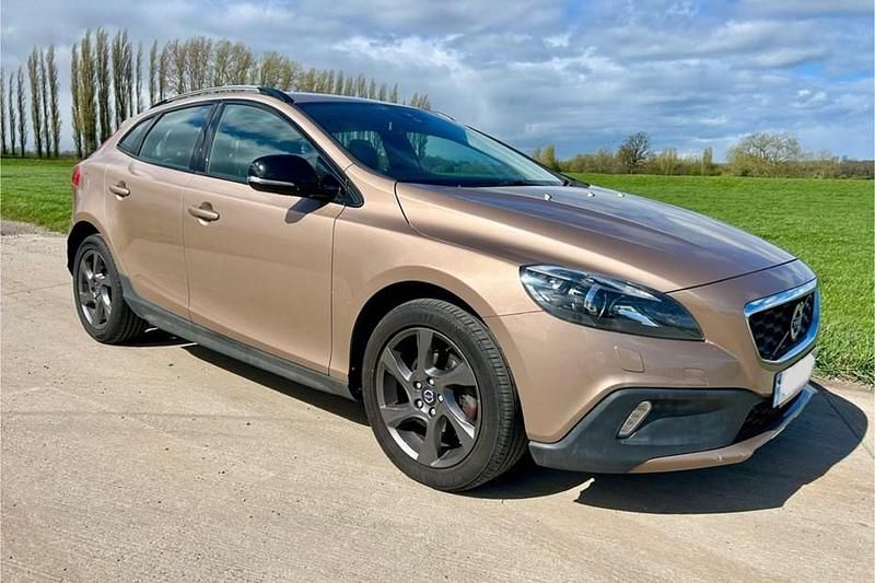 Used Volvo V40 CC 115 HP (84 kW) 2014 Estate