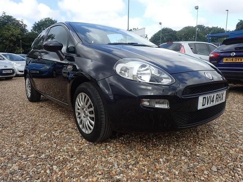 Used Fiat Punto Pop 69 HP (50 kW) 2014 Black Hatchback