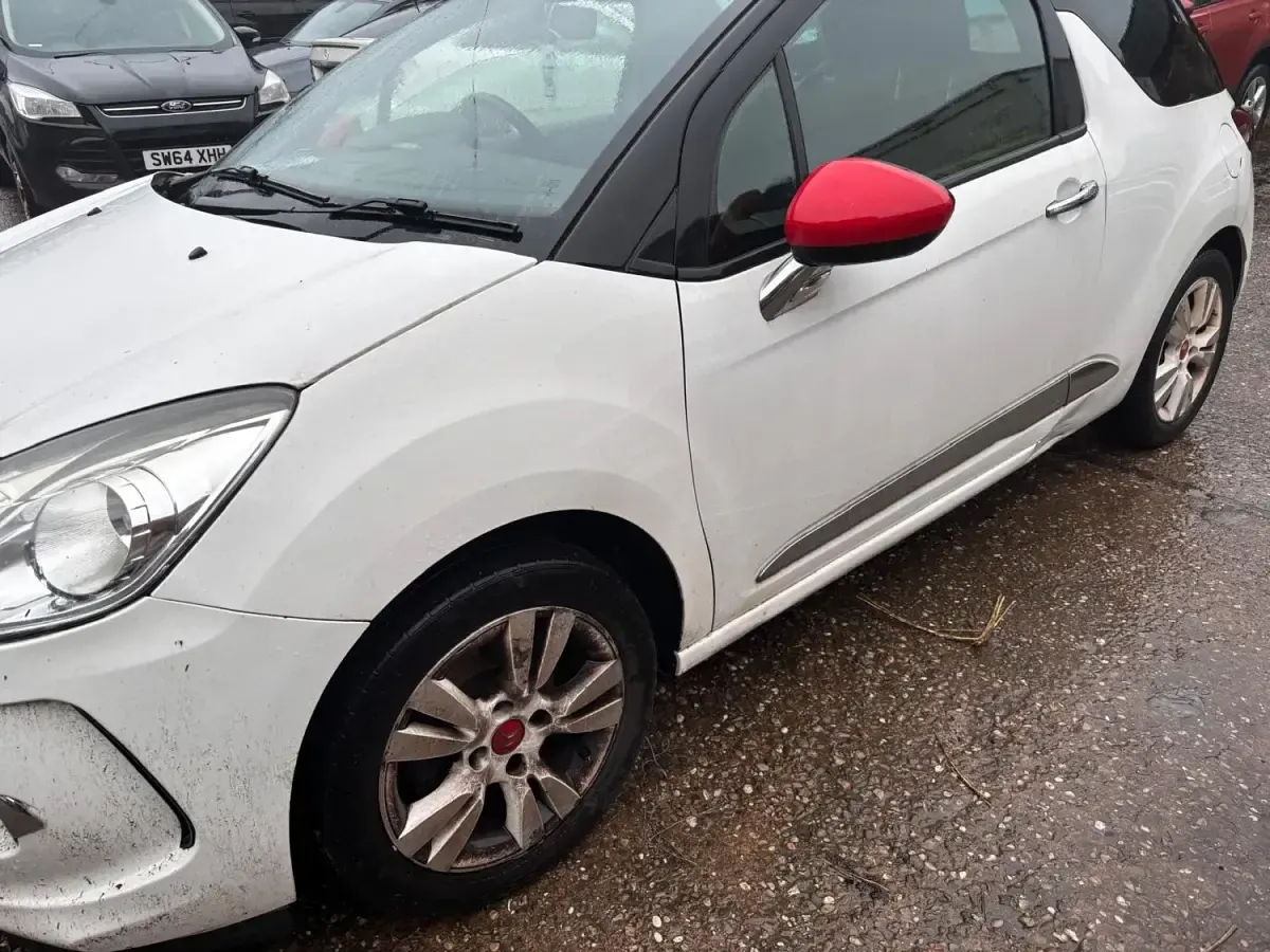 Używany Citroën DS3 2013 Biały Hatchback