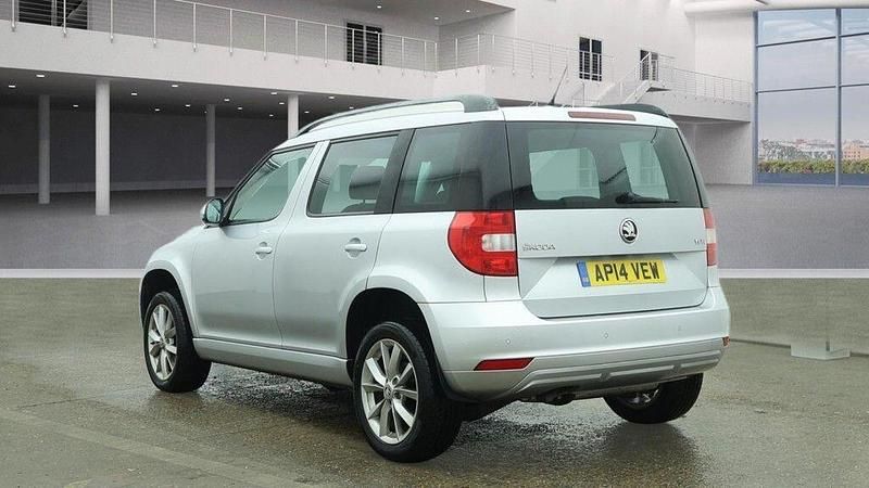 Used Skoda Yeti SE 105 HP (77 kW) 2014 Silver SUV
