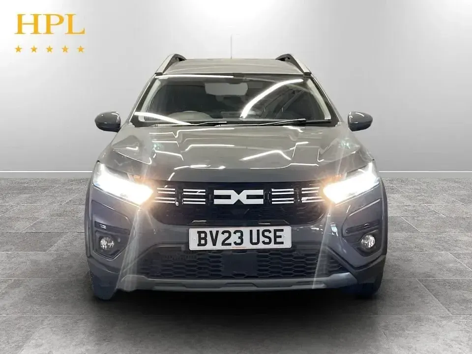 Używany Dacia Jogger Expression 110 KM (80 kW) 2023 Szary Minivan
