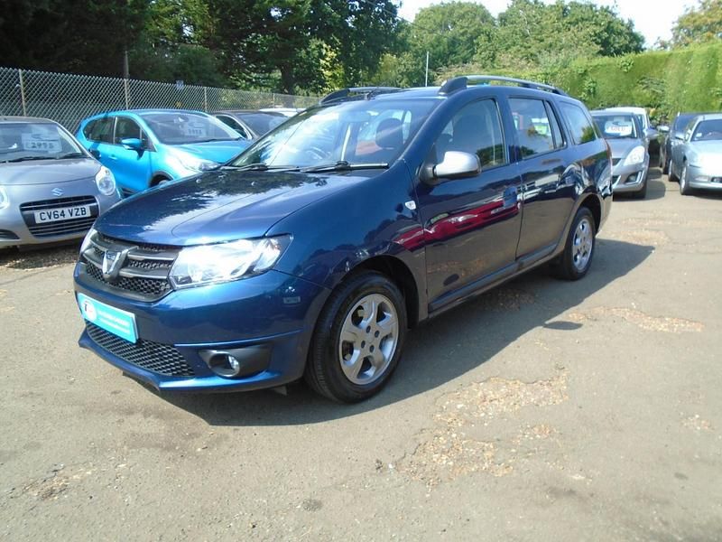 Used Dacia Logan MCV Lauréate 90 HP (66 kW) 2015 Blue Estate