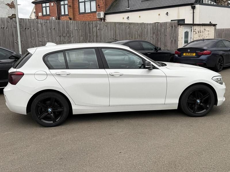 Used BMW 118 Sport Line 2018 White Hatchback