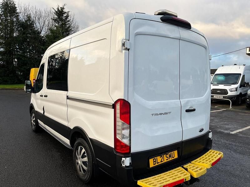 Usado Ford Transit 130 HP (95 kW) 2021 Branco Van