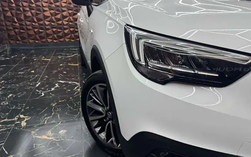 Usado Vauxhall Crossland X Elite 131 CV (96 kW) 2020 Blanco SUV