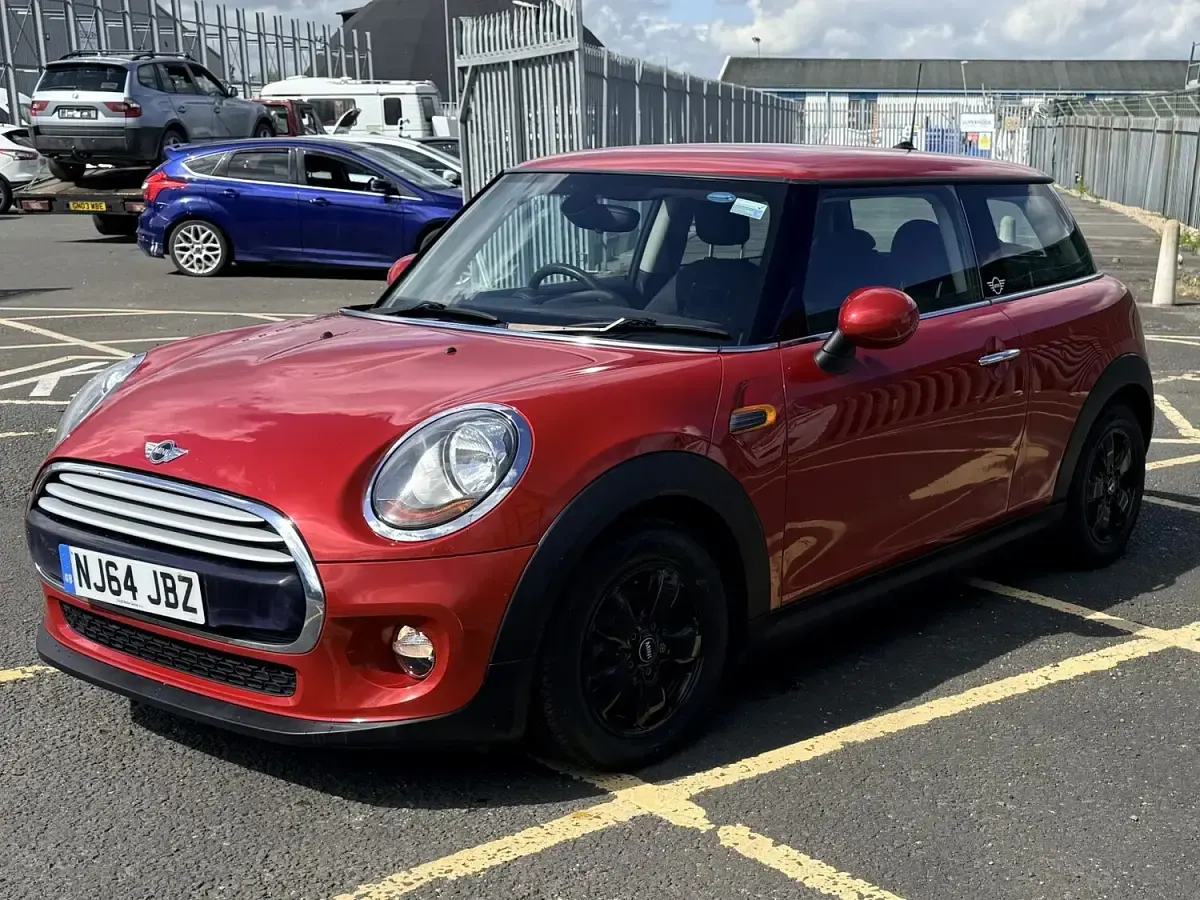 Used Mini Cooper Hatch 136 HP (100 kW) 2014 Red Hatchback