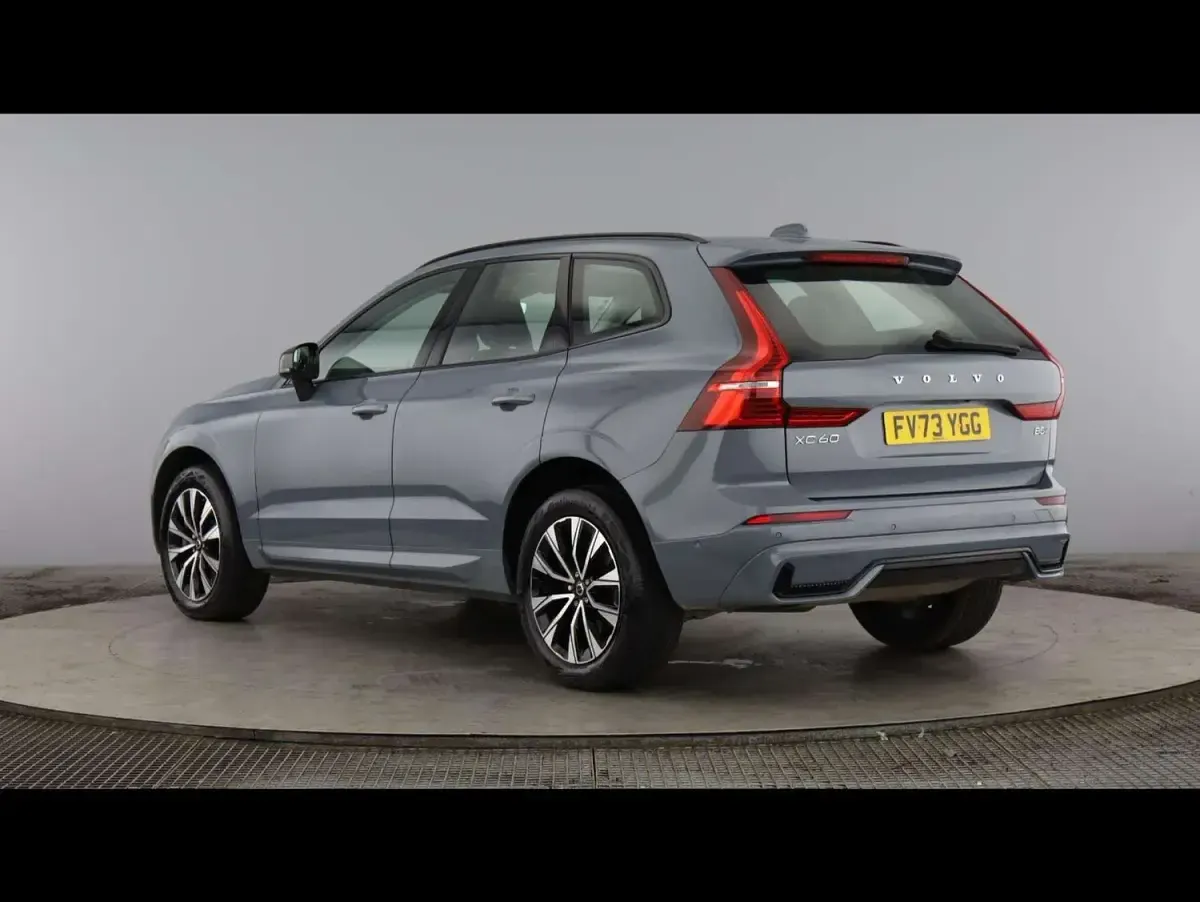 Used Volvo XC60 Plus 247 HP (181 kW) 2024 Grey SUV