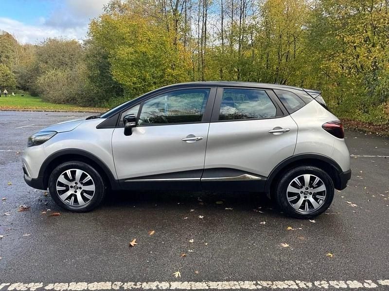 Used Renault Captur Play 90 HP (66 kW) 2018 Silver SUV