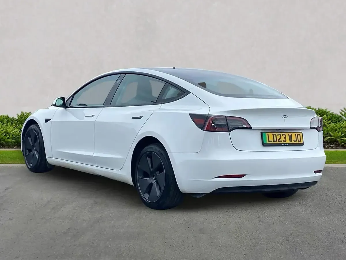 Used Tesla Model 3 RWD 208 kW (283 HP) 2023 White Sedan