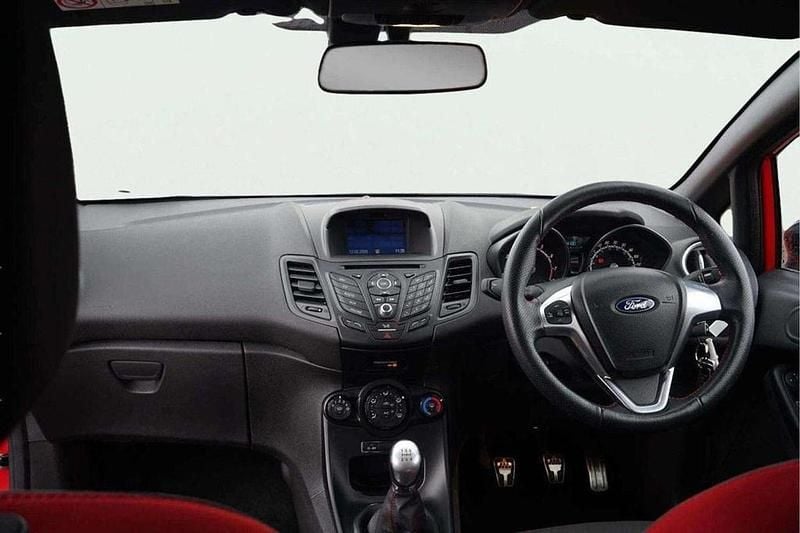 Used Ford Fiesta ST-Line 138 HP (101 kW) 2017 Red Hatchback