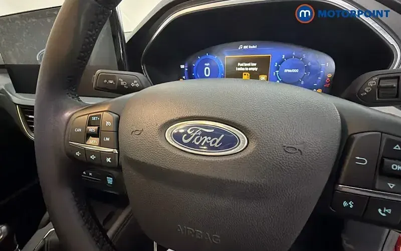 Used Ford Focus Active X 125 HP (91 kW) 2023 Red Estate