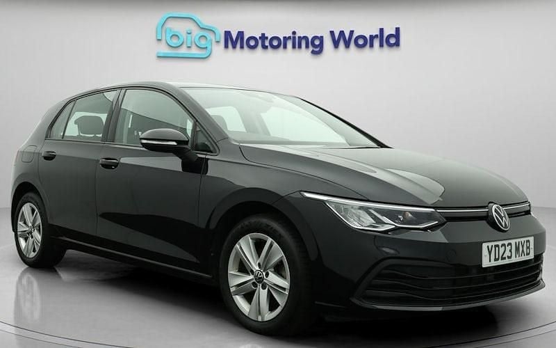 Used 2024 VW Golf VIII Life Hatchback | £18,100 (Good price) - Image 1/4