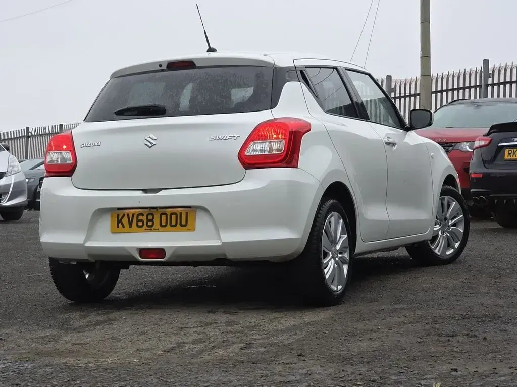 Used Suzuki Swift SZ-T 111 HP (81 kW) 2018 White Hatchback