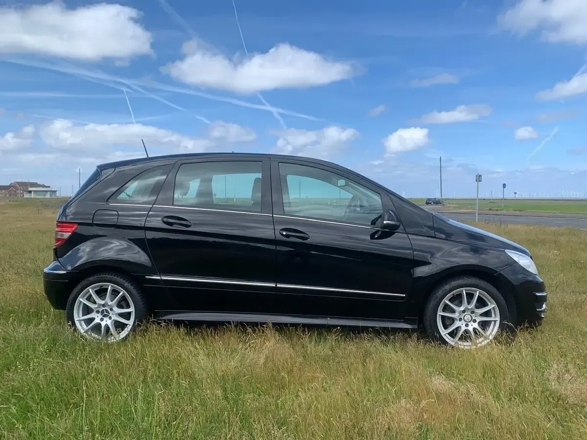 Used Mercedes B150 2008 Black MPV