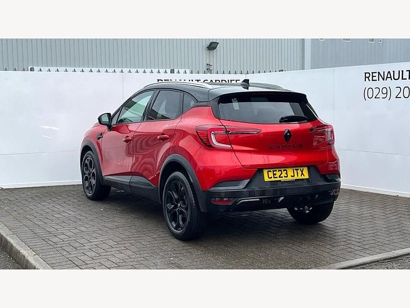 Used Renault Captur Rive Gauche 91 HP (66 kW) 2023 Id metallic  flame red  SUV