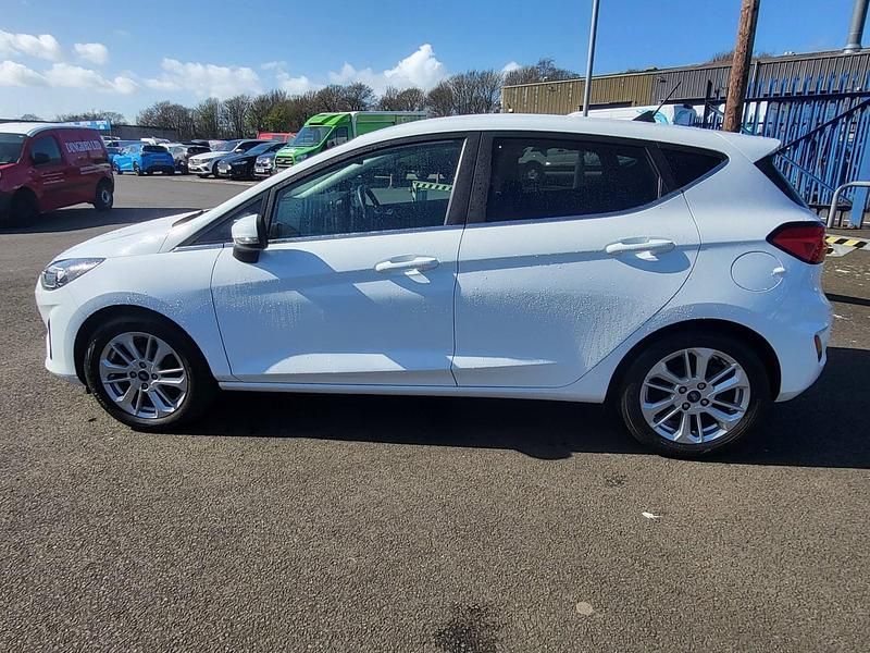 Usado Ford Fiesta Titanium 2022 Blanco Utilitario