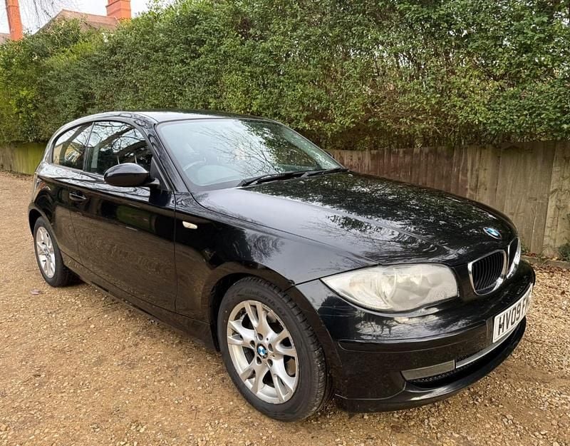 Black Used 2009 BMW 120 Hatchback | £1,700 (Super price) - Image 1/4