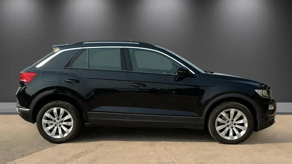 Used VW T-Roc SE 150 HP (110 kW) 2020 Black SUV