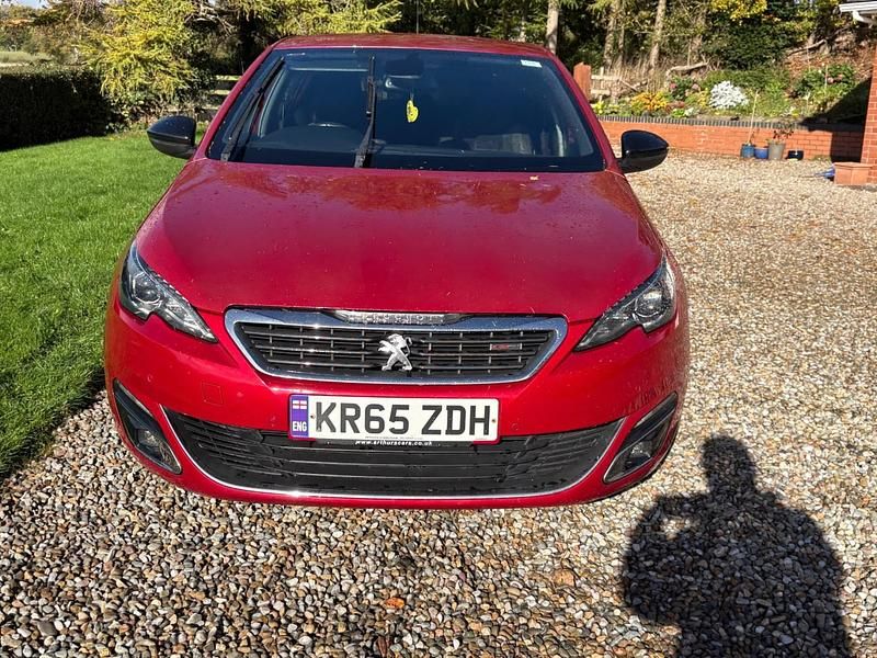 Used Peugeot 308 GT-line 2015 Red Hatchback