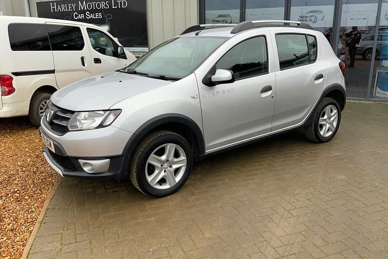 Used Dacia Sandero Lauréate 90 HP (66 kW) 2015