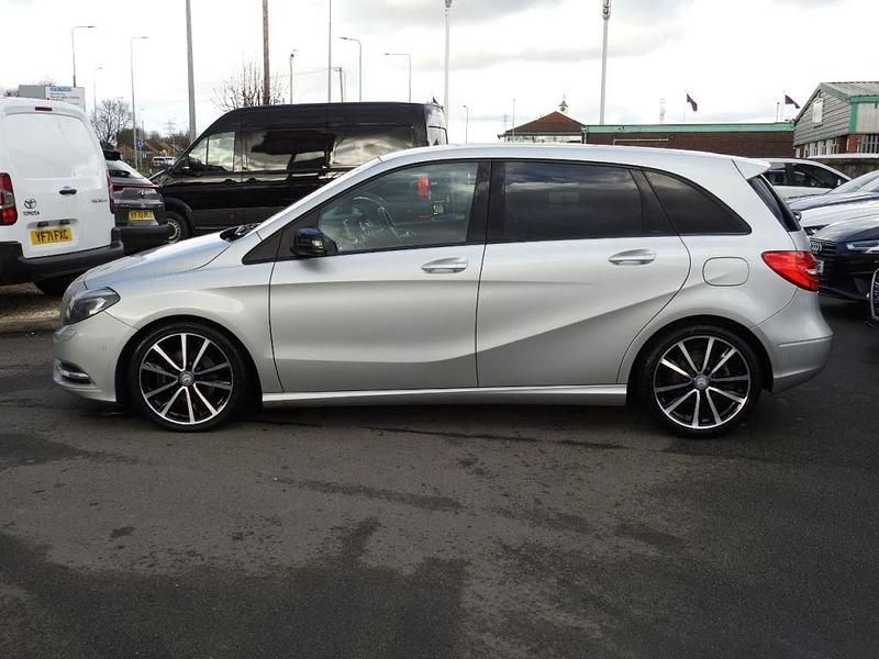 Used Mercedes B200 2014 Silver MPV