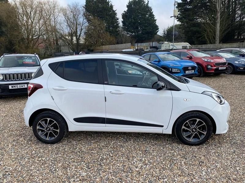 Used Hyundai i10 GO! 66 HP (48 kW) 2018 White Hatchback