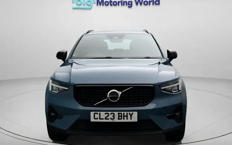 Used Volvo XC40 Plus 211 HP (155 kW) 2023 Blue SUV