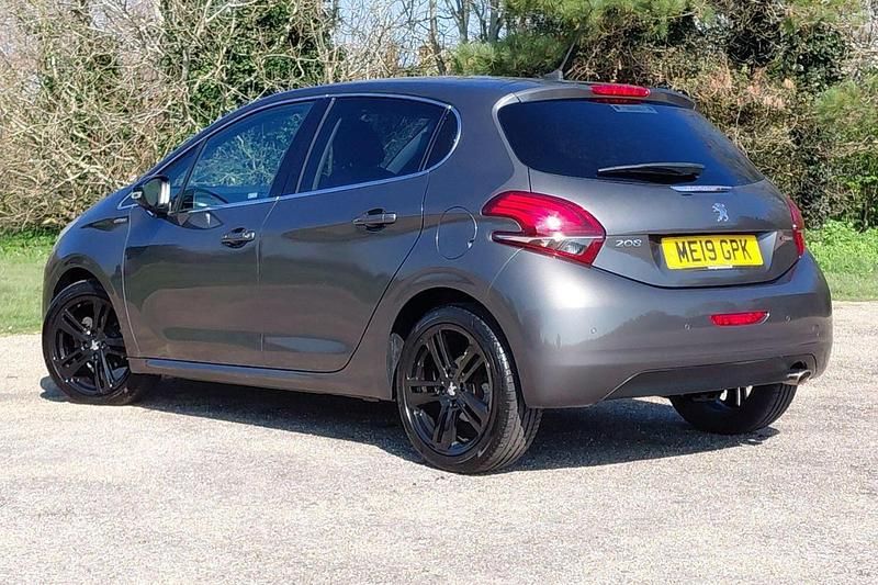 Used Peugeot 208 GT-line 108 HP (79 kW) 2019 Grey Hatchback