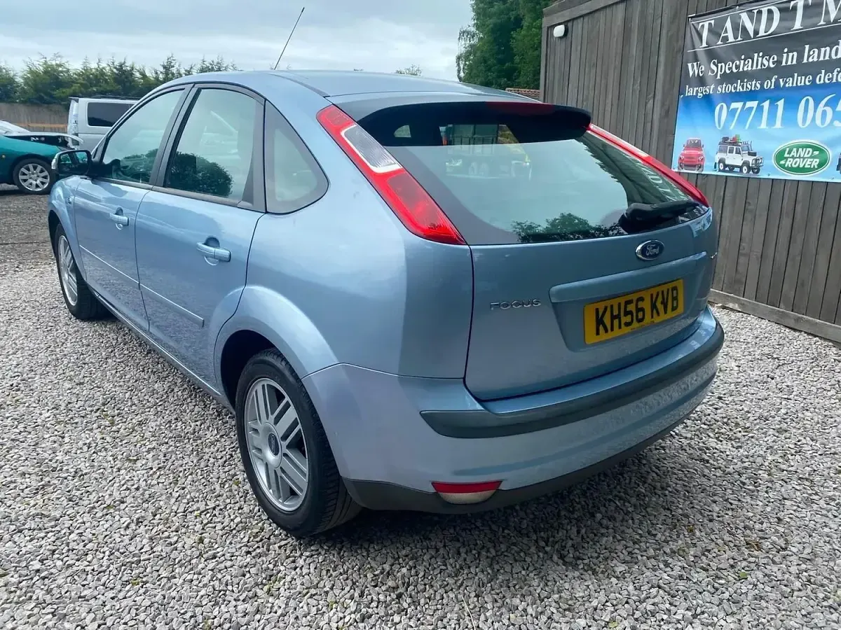 Used Ford Focus Ghia 145 HP (106 kW) 2007 Blue Hatchback
