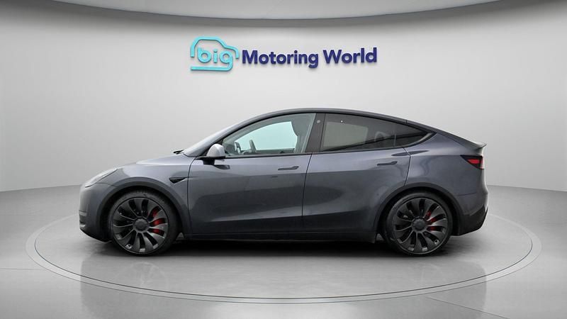 Begagnad Tesla Model Y Performance 392 kW (534 HK) 2022 Grå SUV