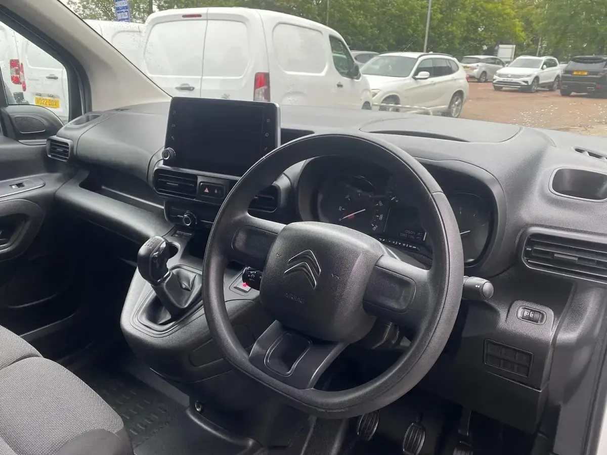 Usado Citroën Berlingo 2021 Branco Monovolume