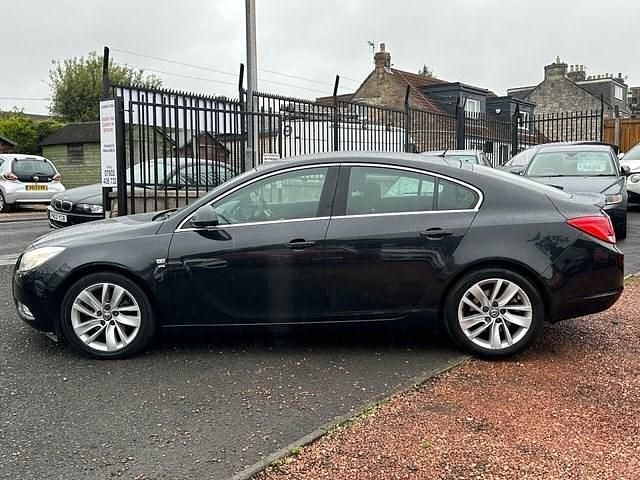 Second-hand Vauxhall Insignia SRi 160 CP (117 kW) 2012 Negru Hatchback