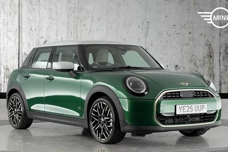 Green Used 2025 Mini Cooper Hatch Hatchback | £27,799 - Image 1/1