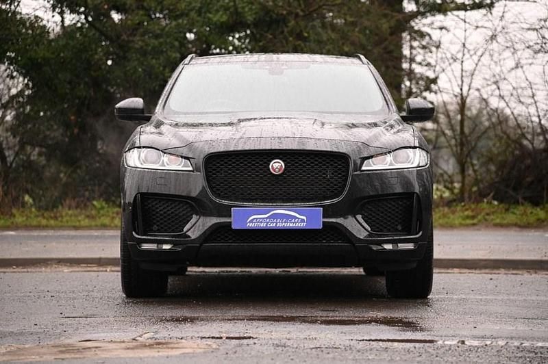 Used Jaguar F-Pace Chequered Flag 180 HP (132 kW) 2019 Black SUV