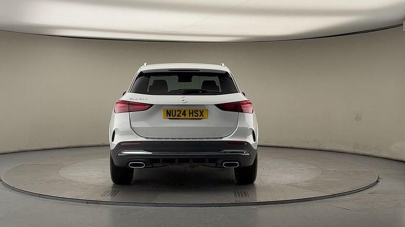 Used Mercedes GLA200 Executive 163 HP (119 kW) 2023 Digital white SUV