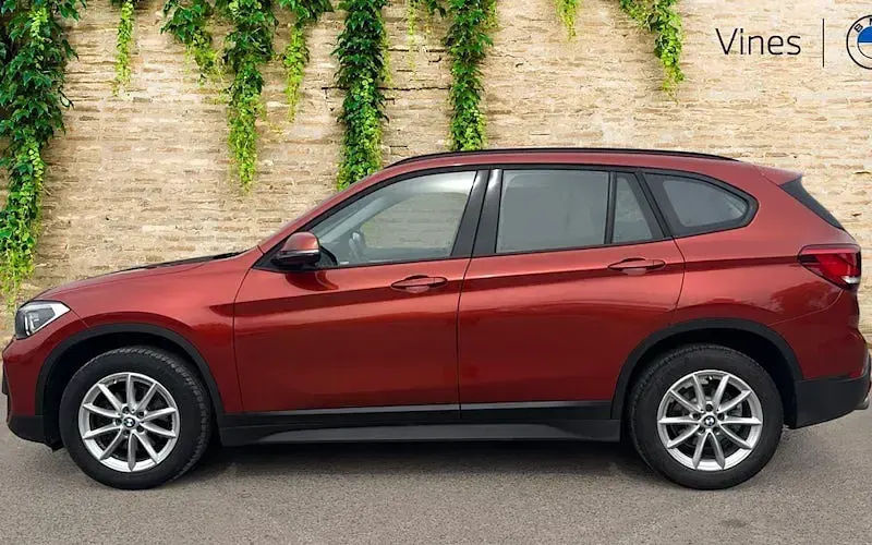 Used BMW X1 Comfort Edition 140 HP (102 kW) 2020 Orange SUV