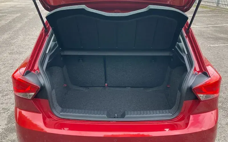 Used Seat Ibiza SE 80 HP (58 kW) 2023 Red Hatchback