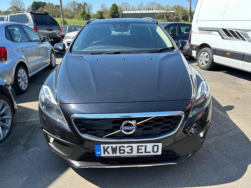 Used Volvo V40 2014 Black Hatchback