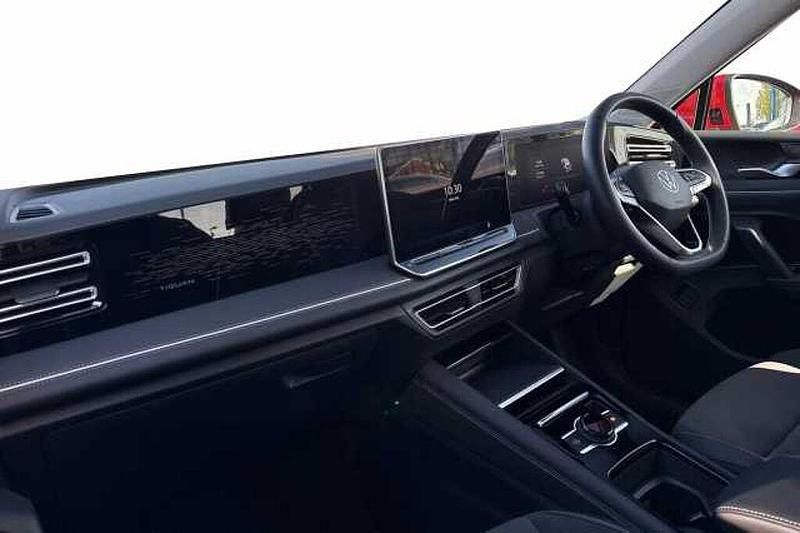 Second-hand VW Tiguan Elegance 204 CP (150 kW) 2025 Roșu SUV