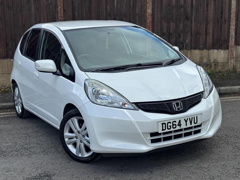 Used Honda Jazz ES 2014 White Hatchback