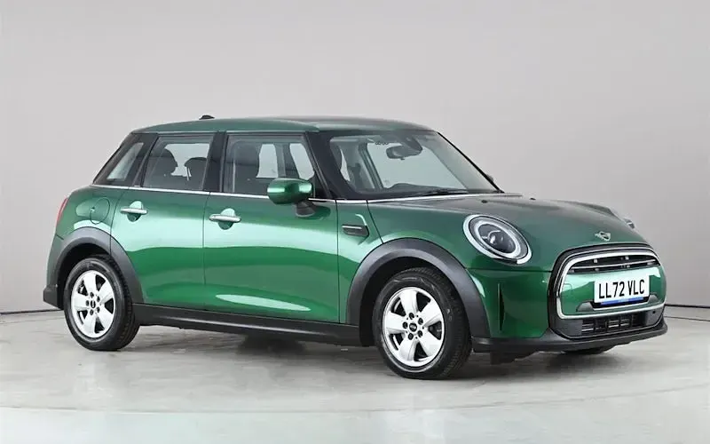 Usado Mini Cooper Classic 136 HP (100 kW) 2022 Citadino