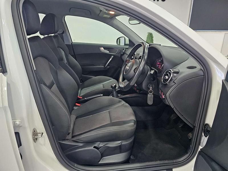 Used Audi A1 Sportback Sport 125 HP (91 kW) 2018 White Hatchback